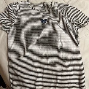 Hollister soft and nice T-shirt it’s a most have, only worn once.